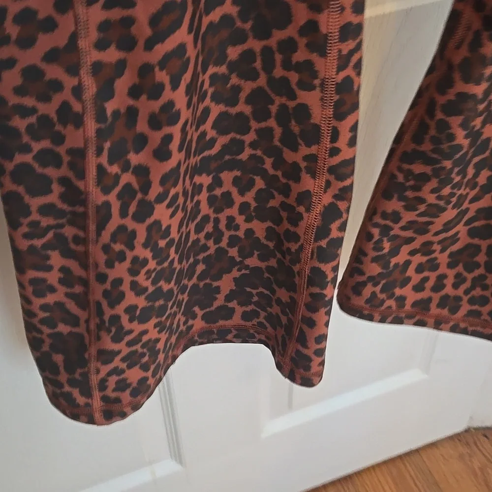 Spiritual Gangster Brown Leopard Print Jogger Set Like New - Picture 7 of 10